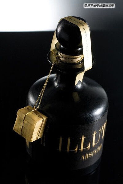 荷其爽 國外優(yōu)秀酒瓶設(shè)計賞析——酒精與脫醇飲料的視覺魅力